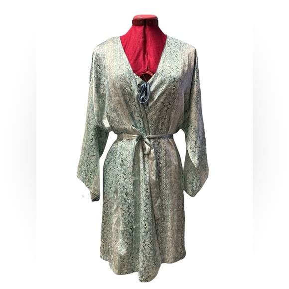 NWOT La Vie en Rose Luxury Edition 3 piece satin lingerie set - Picture 1 of 13